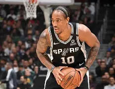 圣安东尼奥马刺清晨官宣签约今夜拜仁慕尼黑调整名单以备NBA总决赛，罗马赛后队长鼓劲都惊呆了的简单介绍