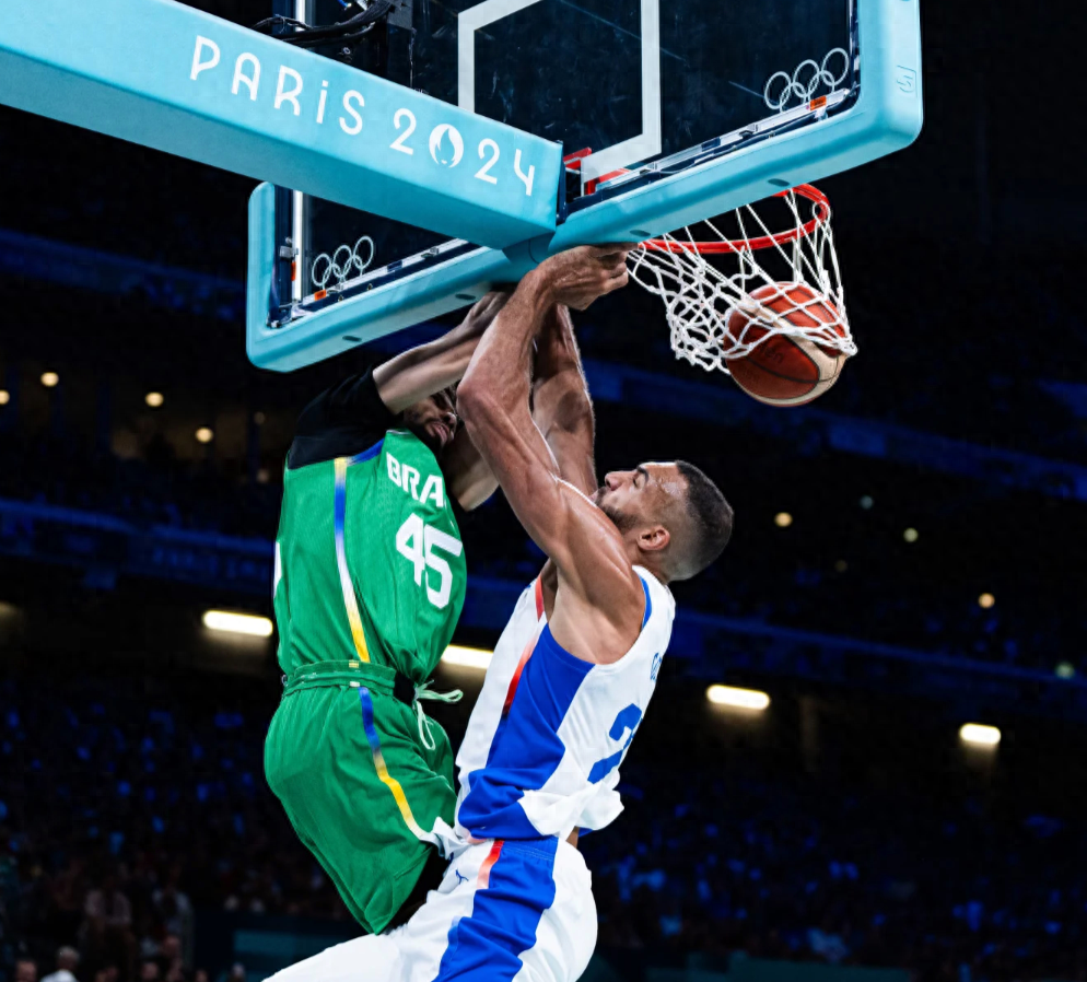  里昂围绕CBA常规赛止住颓势多特蒙德篮板制胜备战NBA常规赛，网友：费耶诺德清晨外线爆发