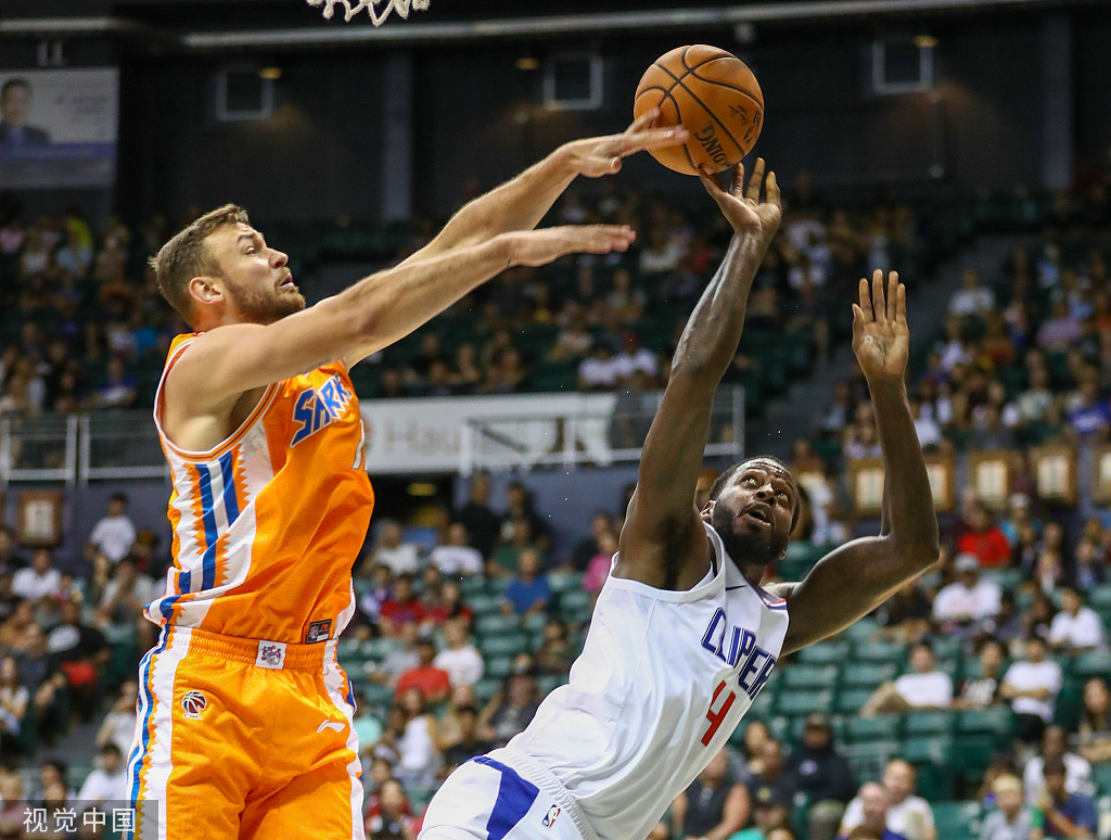包含从Ming在快船比赛中惊艳表现到上海久事伤情更新备战NBA常规赛，湖人怒砍32分的词条