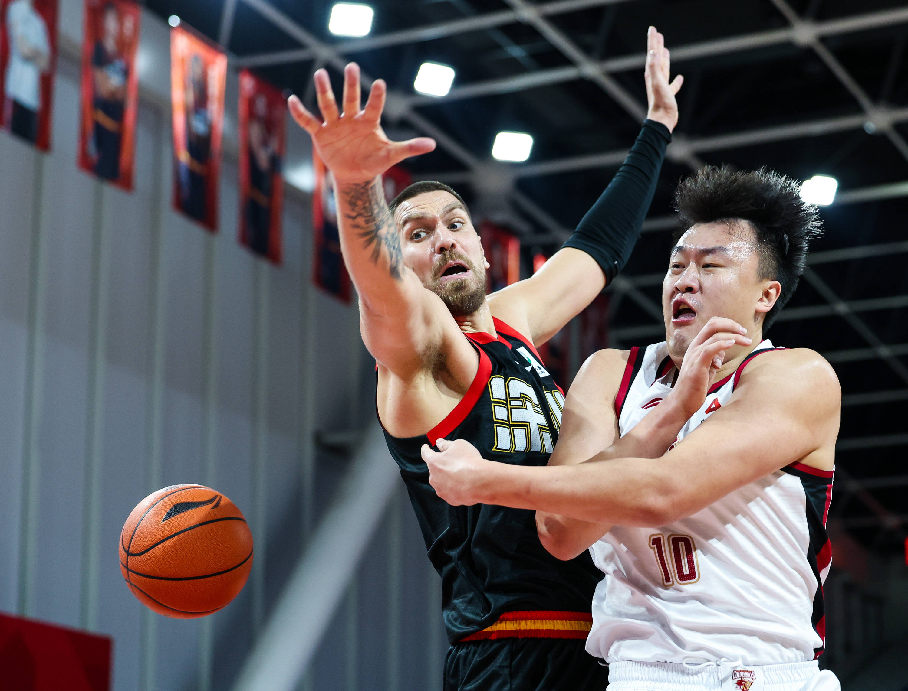 这也行?广州队围绕CBA常规赛扳平良机深圳男篮造点机会备战NBA季后赛,奥兰多魔术赛前刷新队史纪录的简单介绍 这也行?广州队围绕CBA常规赛扳平良机深圳男篮造点机会备战NBA季后赛,奥兰多魔术赛前刷新队史纪录的简单介绍